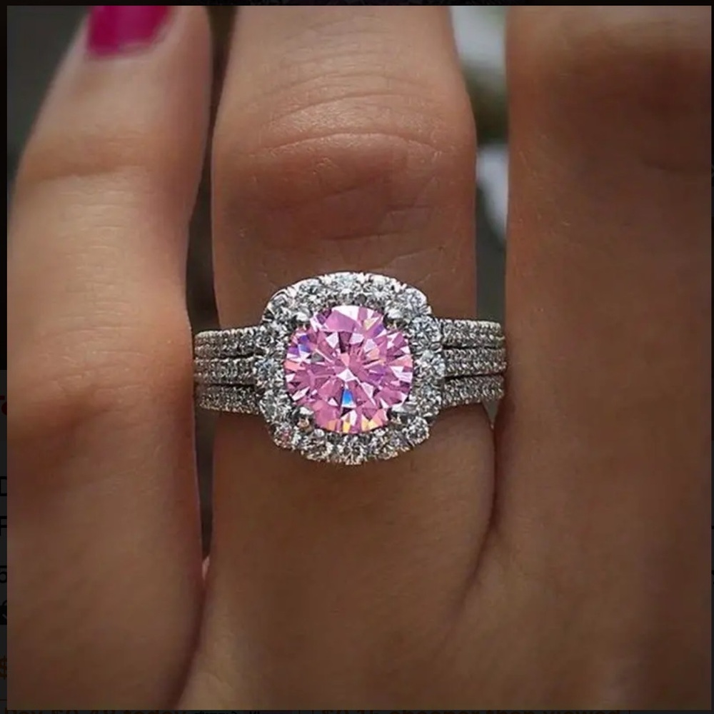 Elegant Pink and Silver Women's Ring. (Final Offer/NWT)